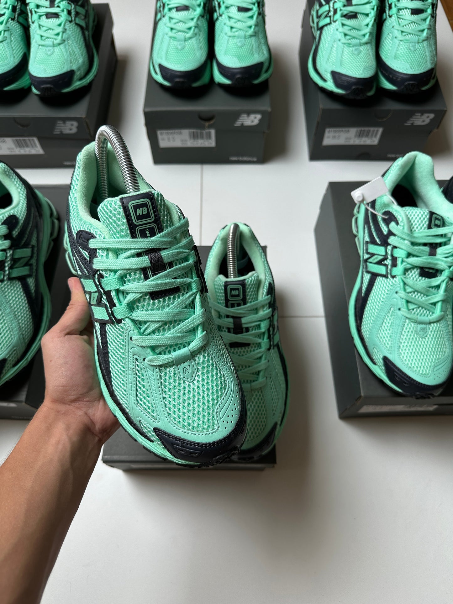 NEW BALANCE 1906R