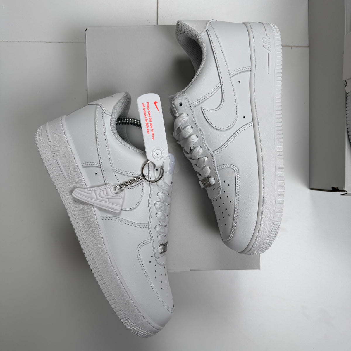 NIKE AIR FORCE 1