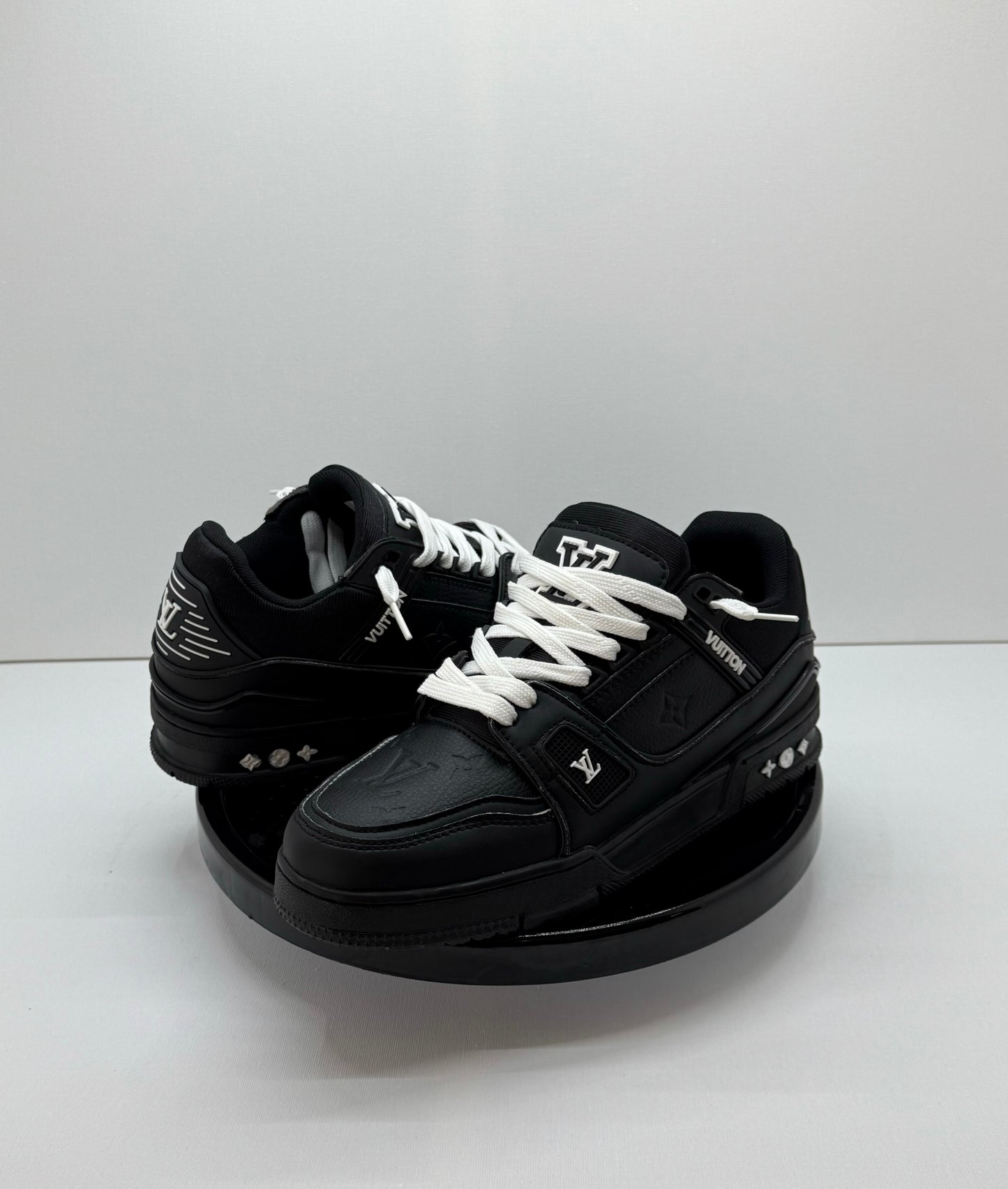 Louis Vuitton Trainer Black