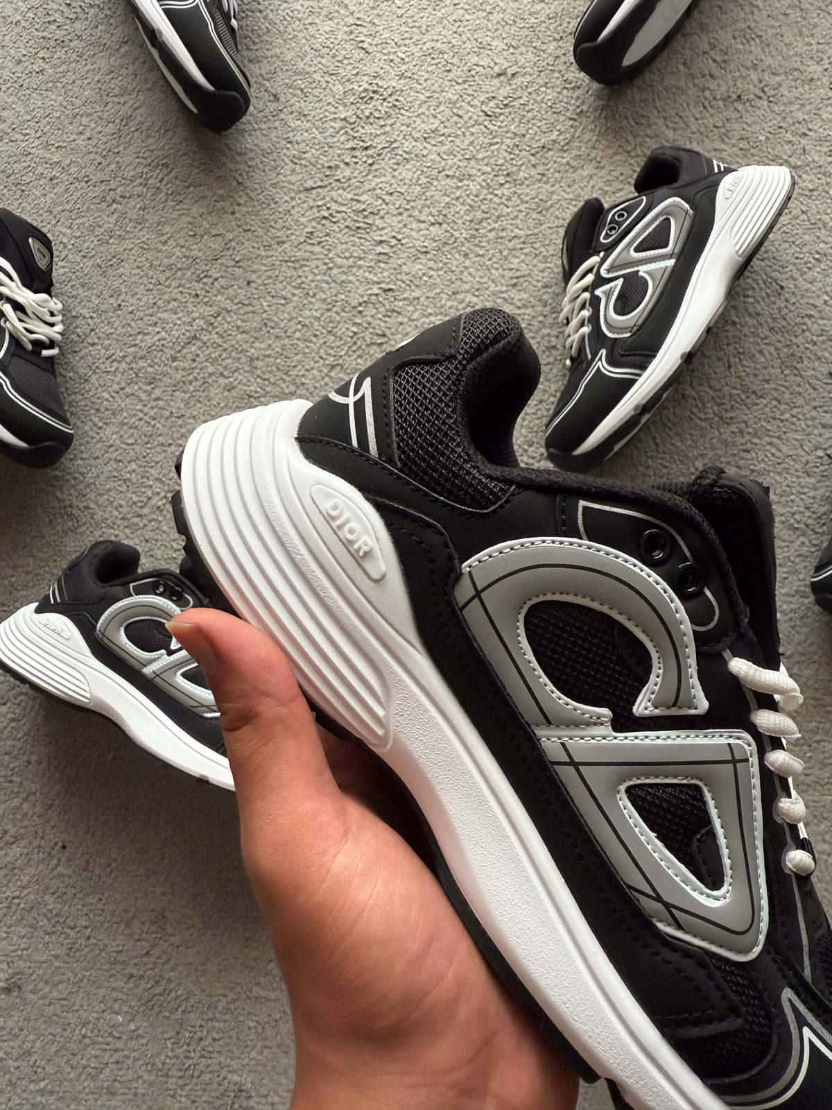 DIOR B30 BLACK WHITE