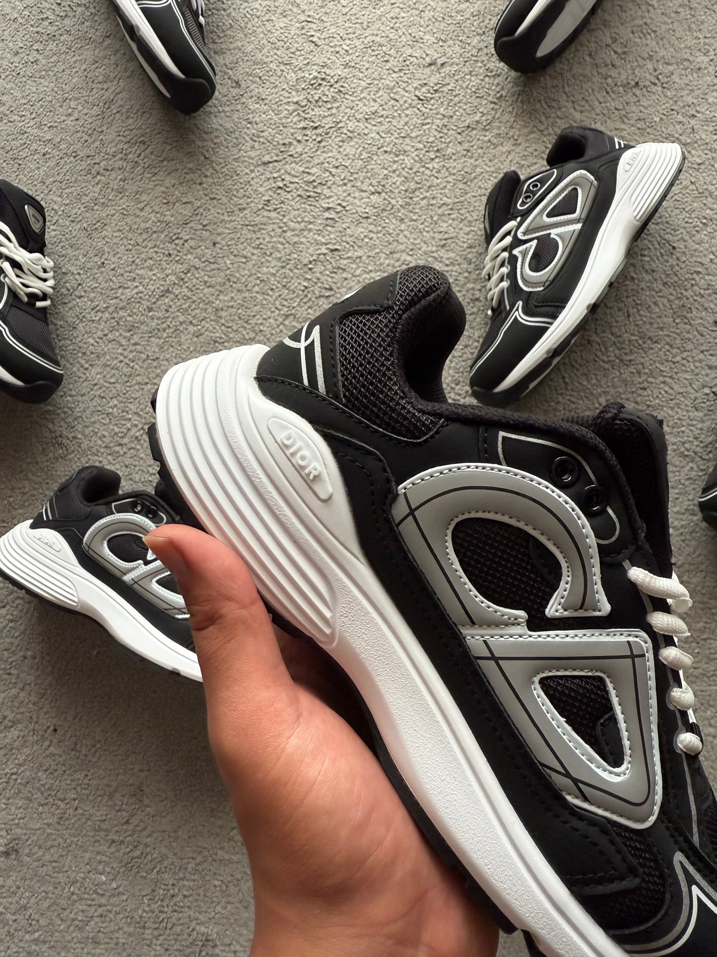 DIOR B30 BLACK WHITE