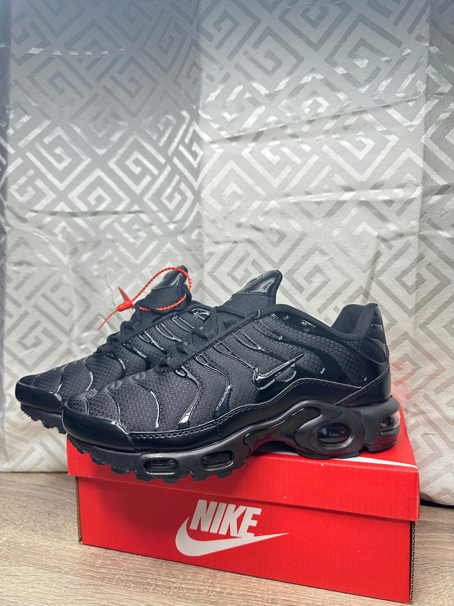 NIKE TN ALL BLACK