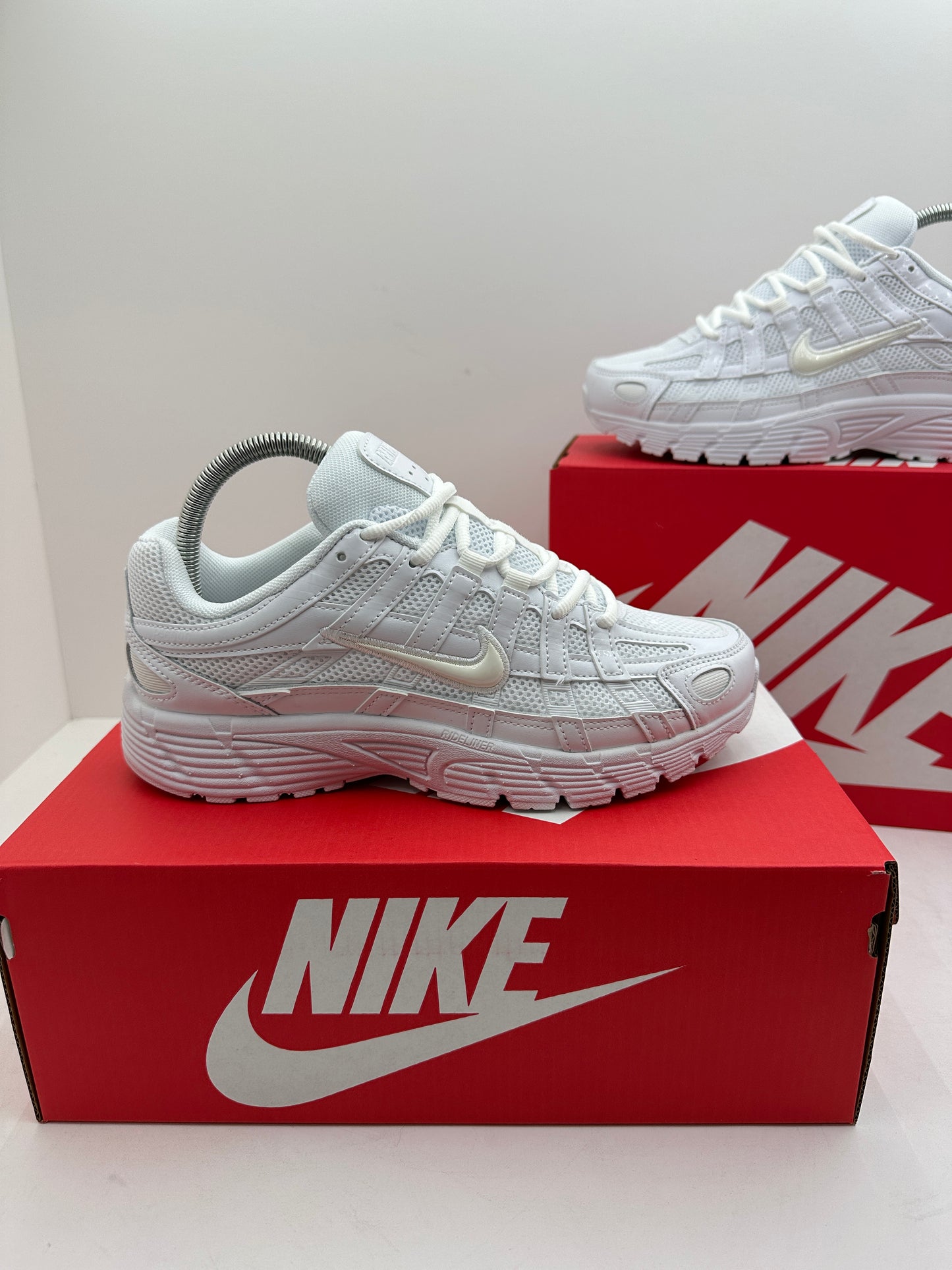 Zapatilla Nike P6000 All White