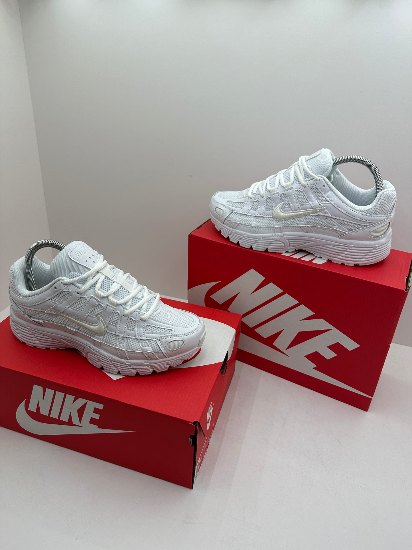 Zapatilla Nike P6000 All White