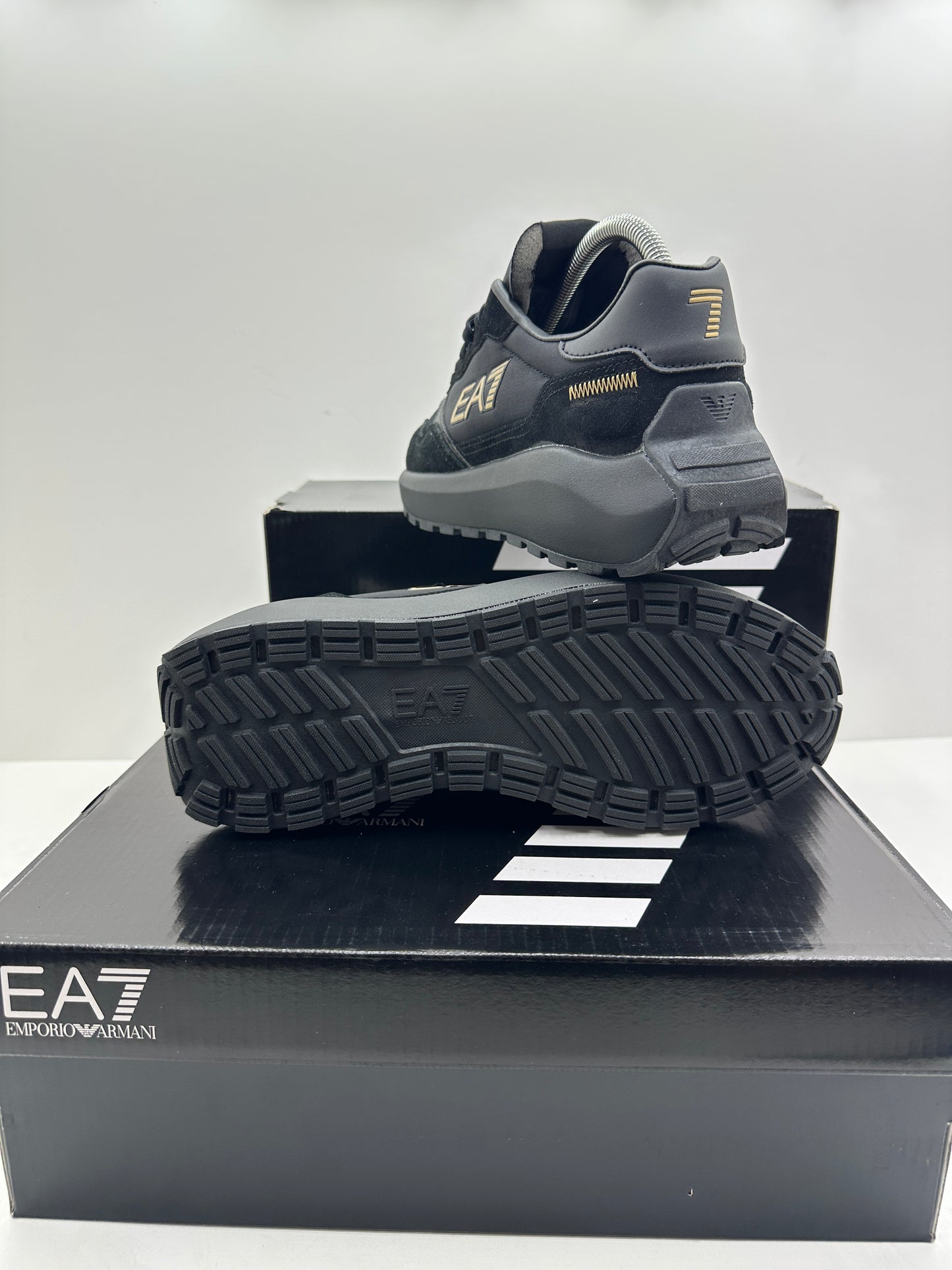 Zapatilla EA7 Black & Gold