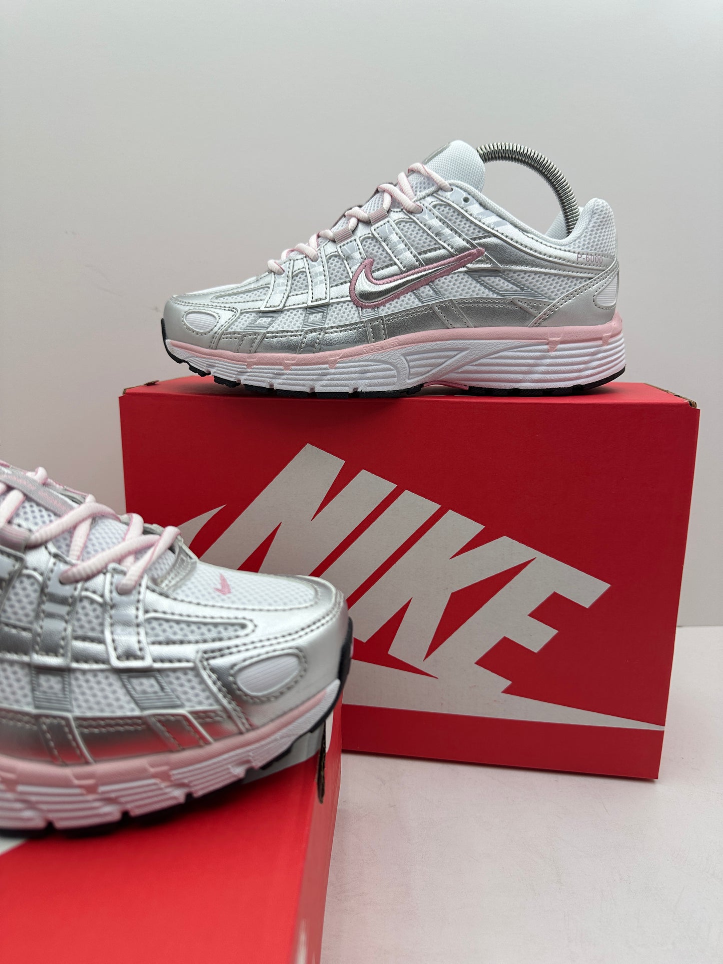 Zapatilla Nike P6000 White & Pink
