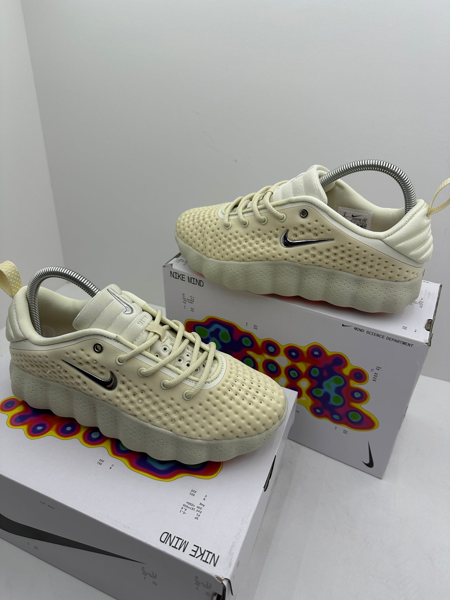 NIKE MIND BEIGE