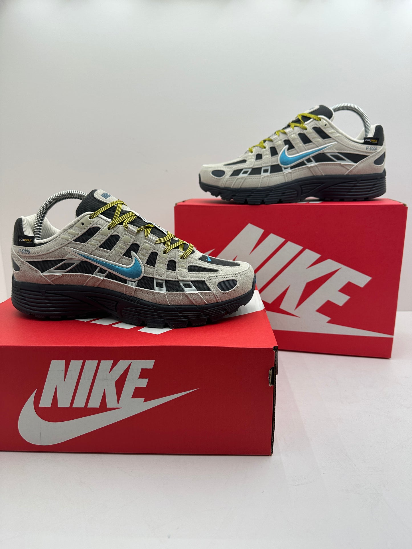 Zapatilla Nike P6000 Black & Beige