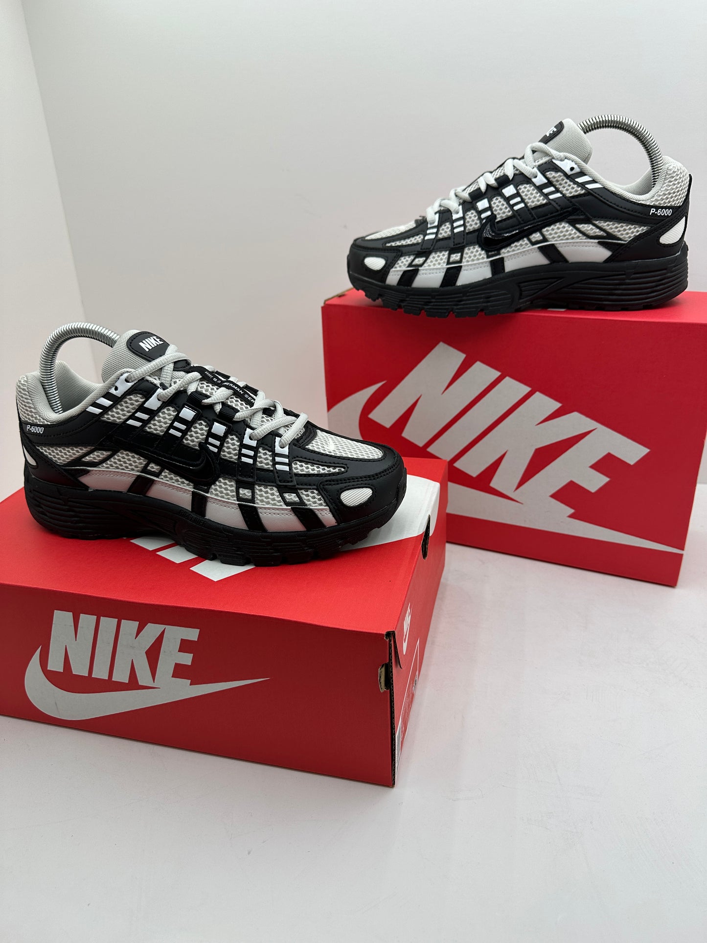 Zapatilla Nike P6000 Grey & Black