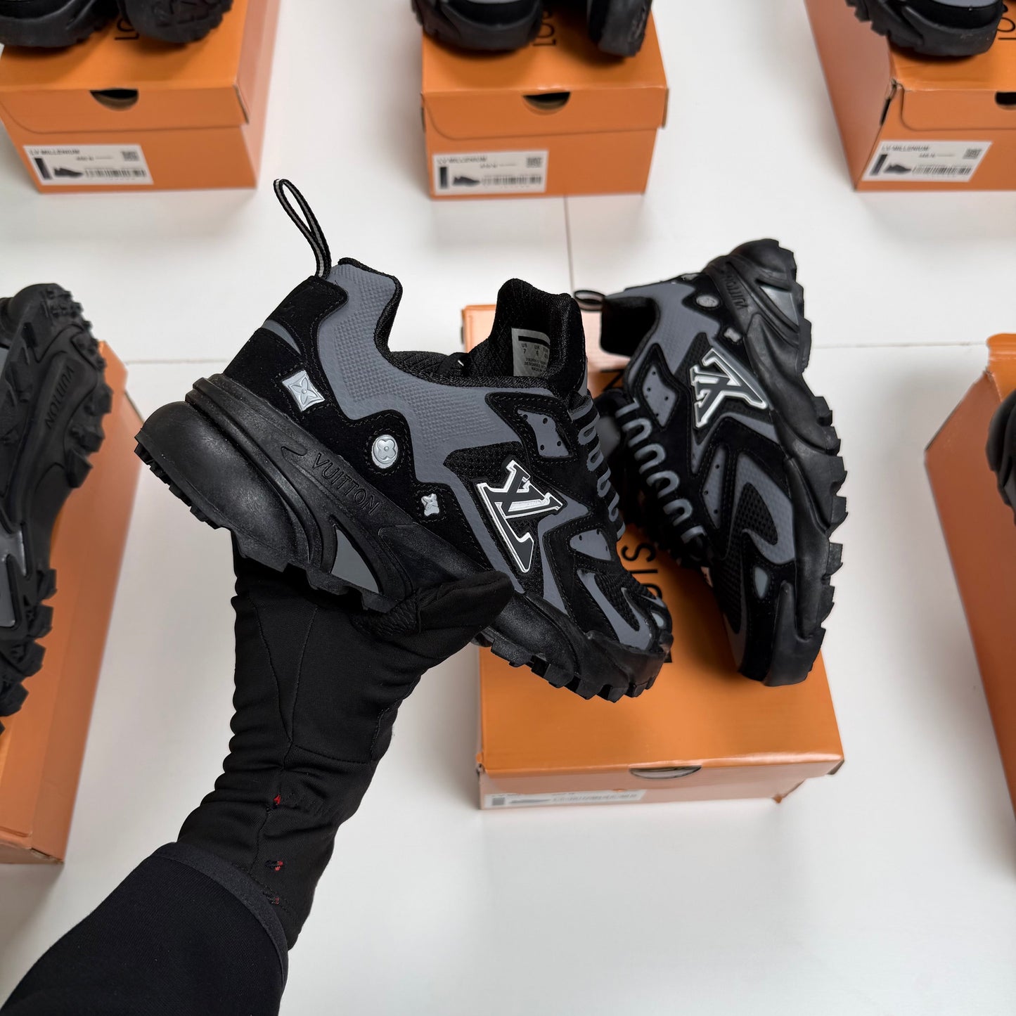 LOUIS VUITTON TATIC