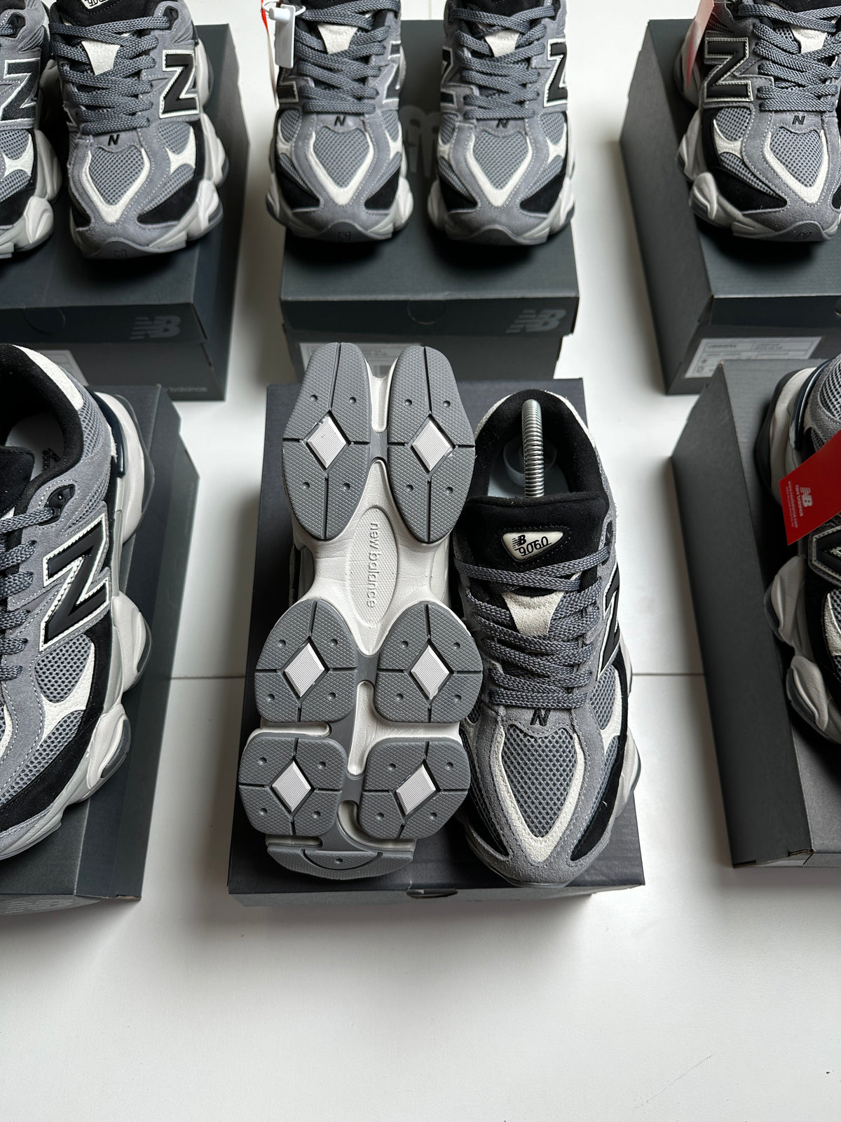 NEW BALANCE 9060
