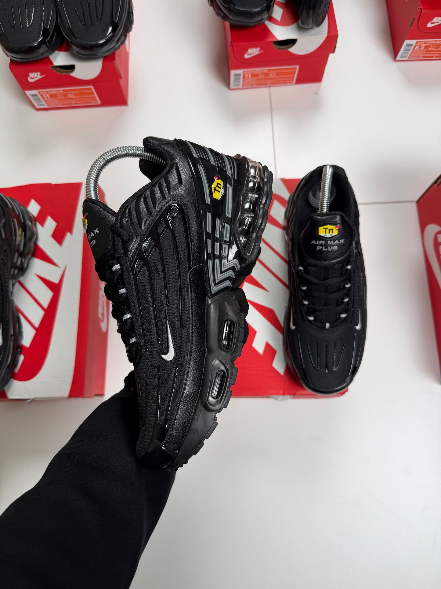 NIKE TUNED ALL BLACK