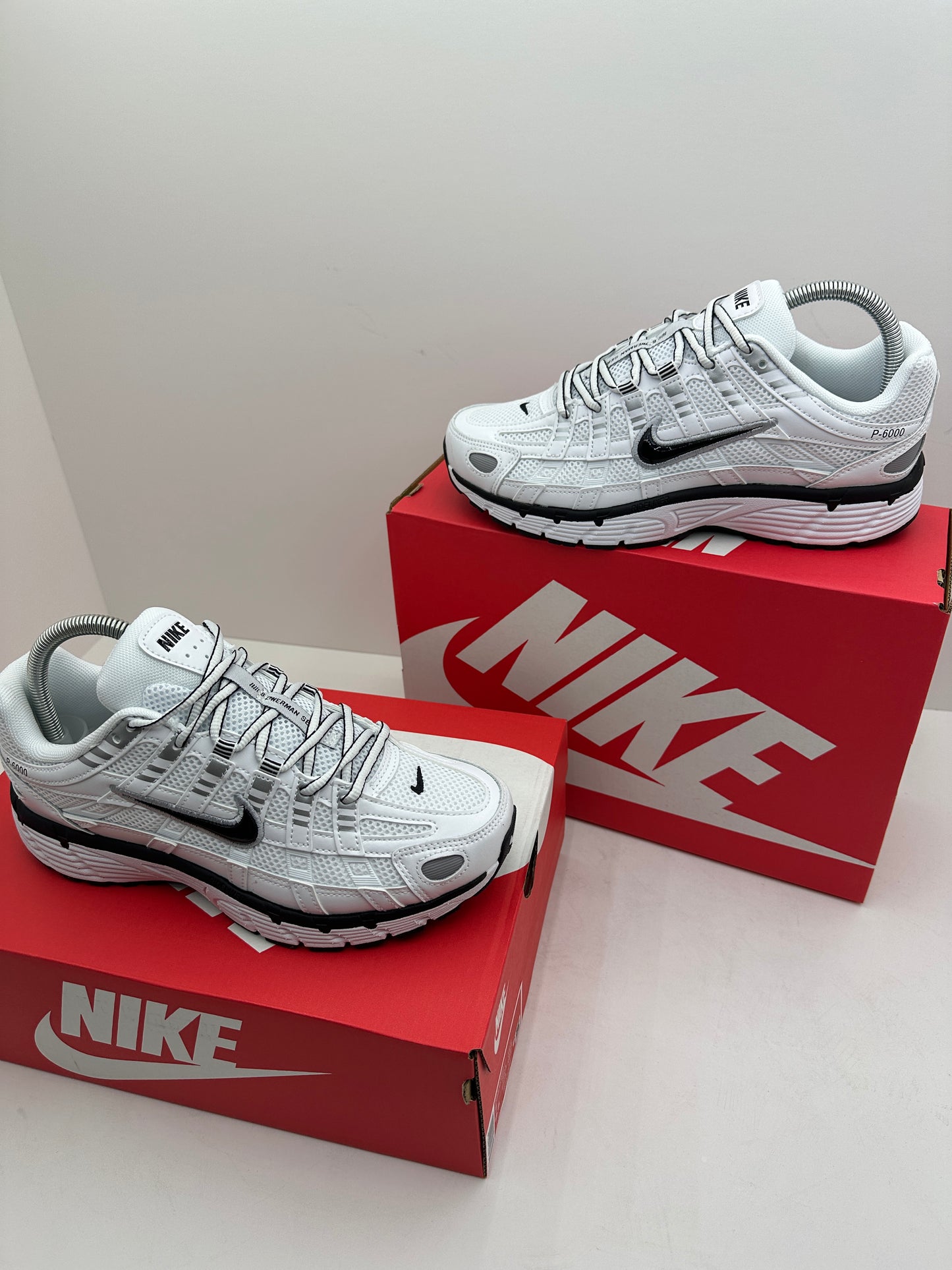 Zapatilla Nike P6000 White & Black