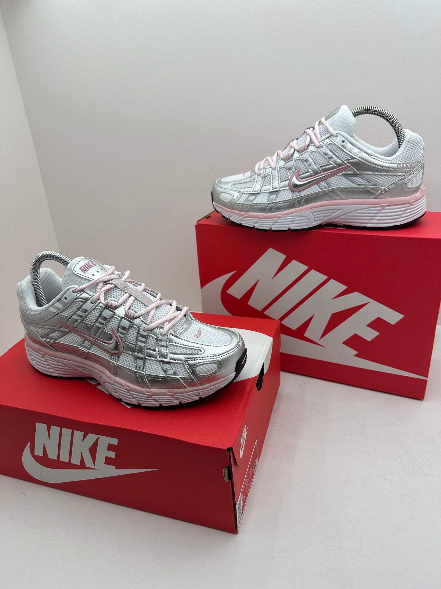 Zapatilla Nike P6000 White & Pink