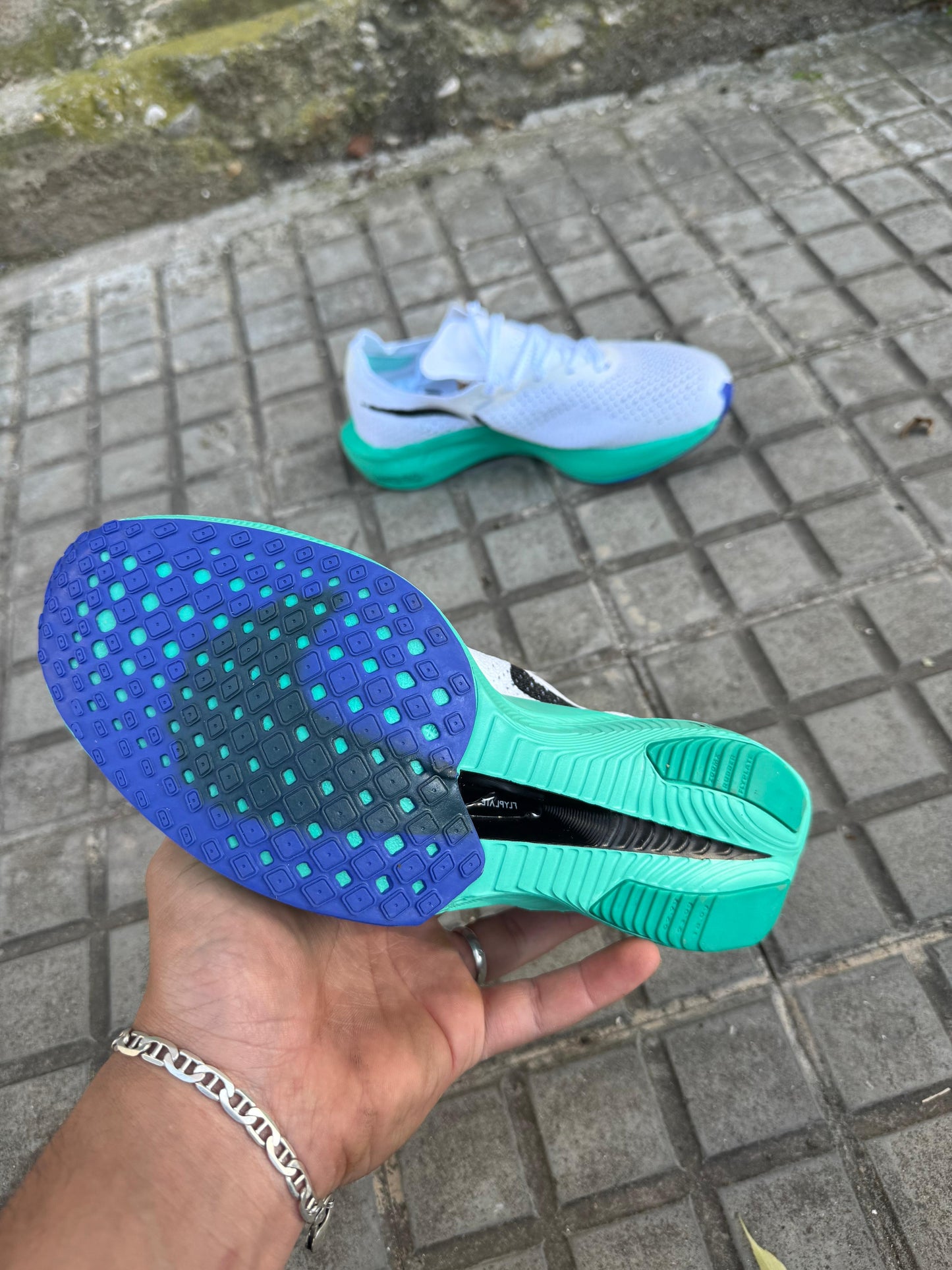 NIKE ZOOM X VAPORFLY