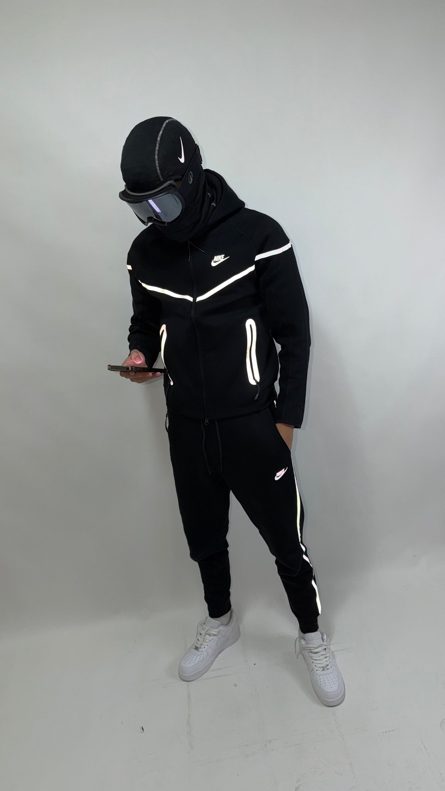 NIKE TECH