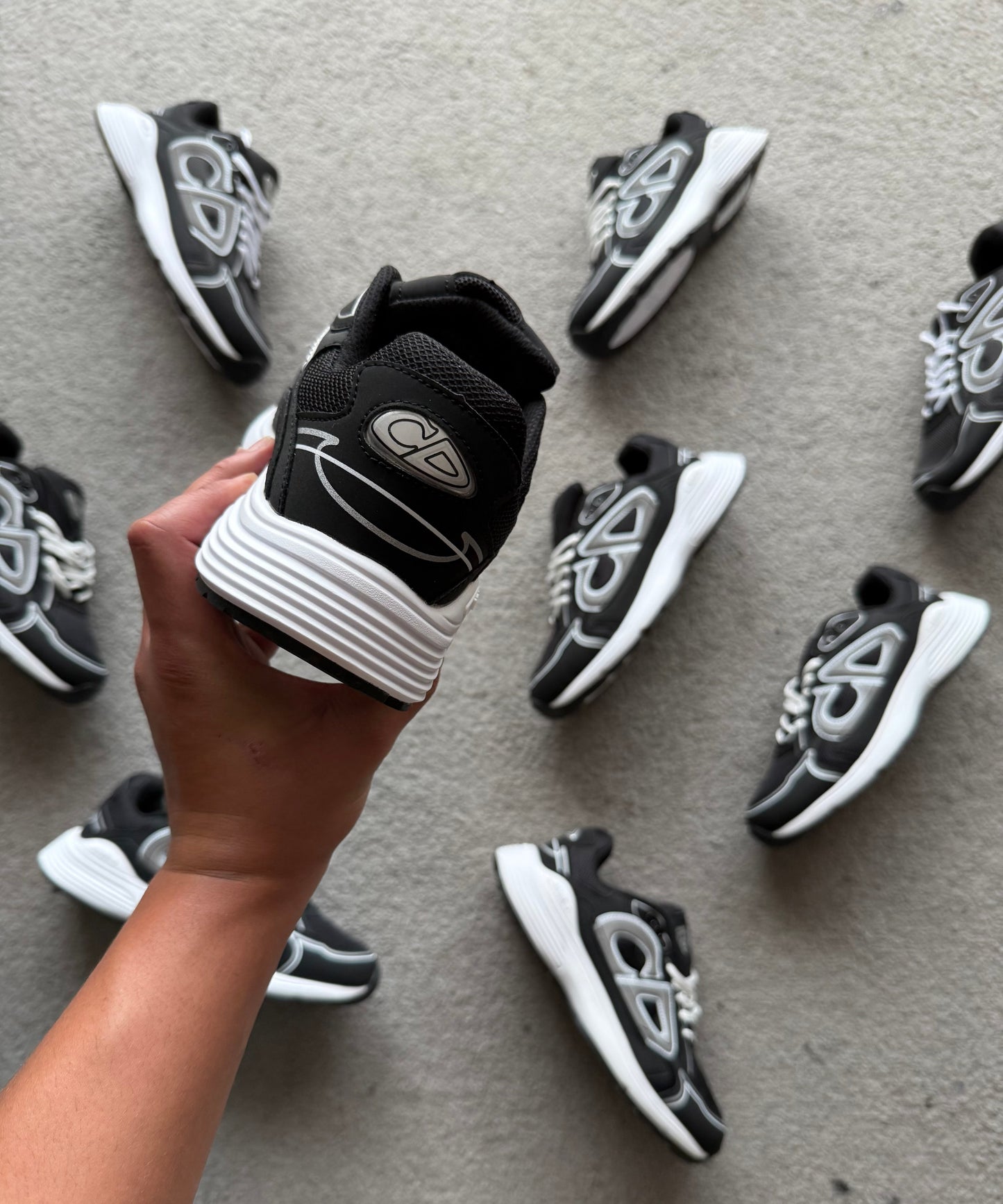 DIOR B30 BLACK WHITE
