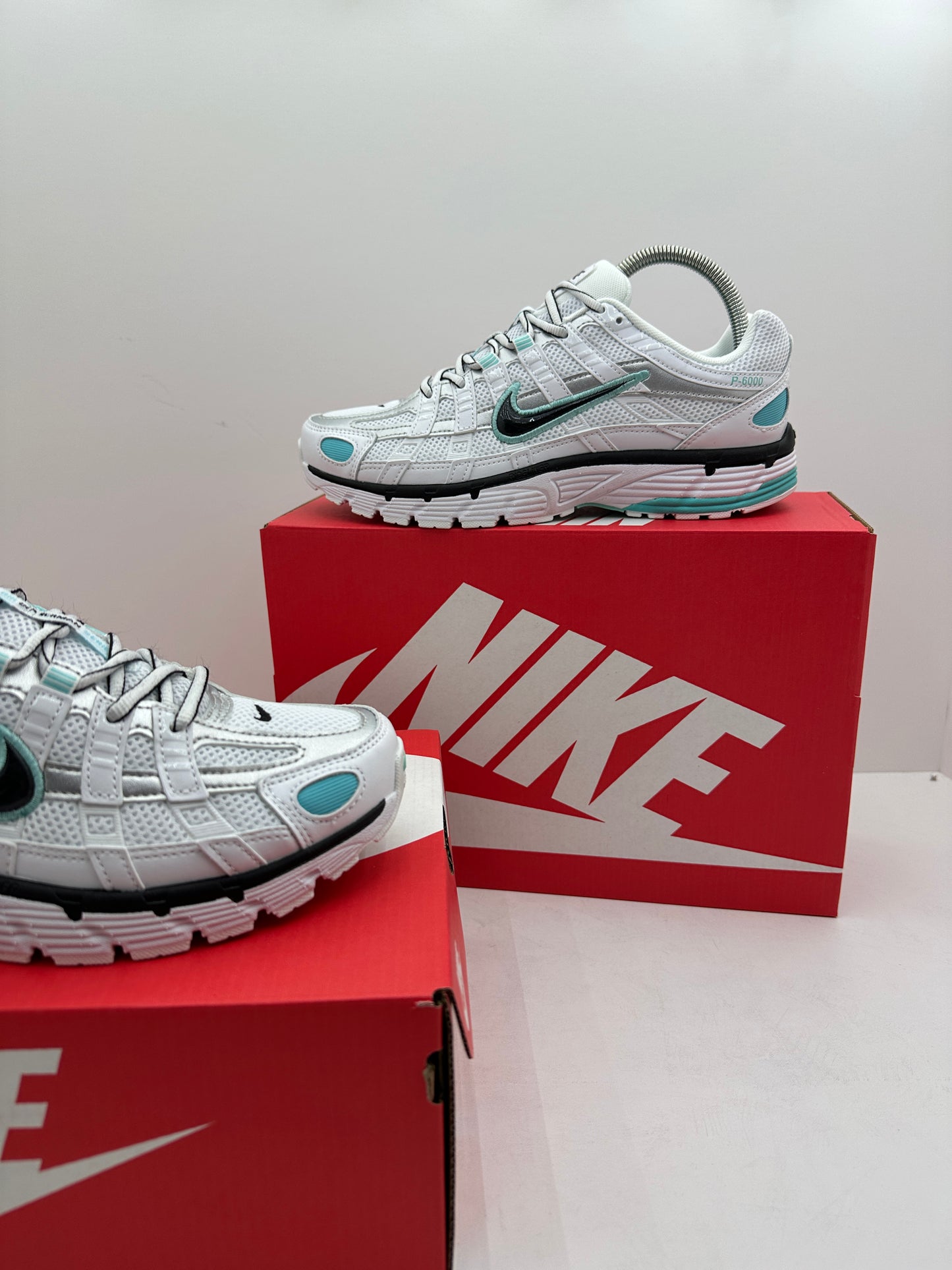 Zapatilla Nike P6000 White & Blue