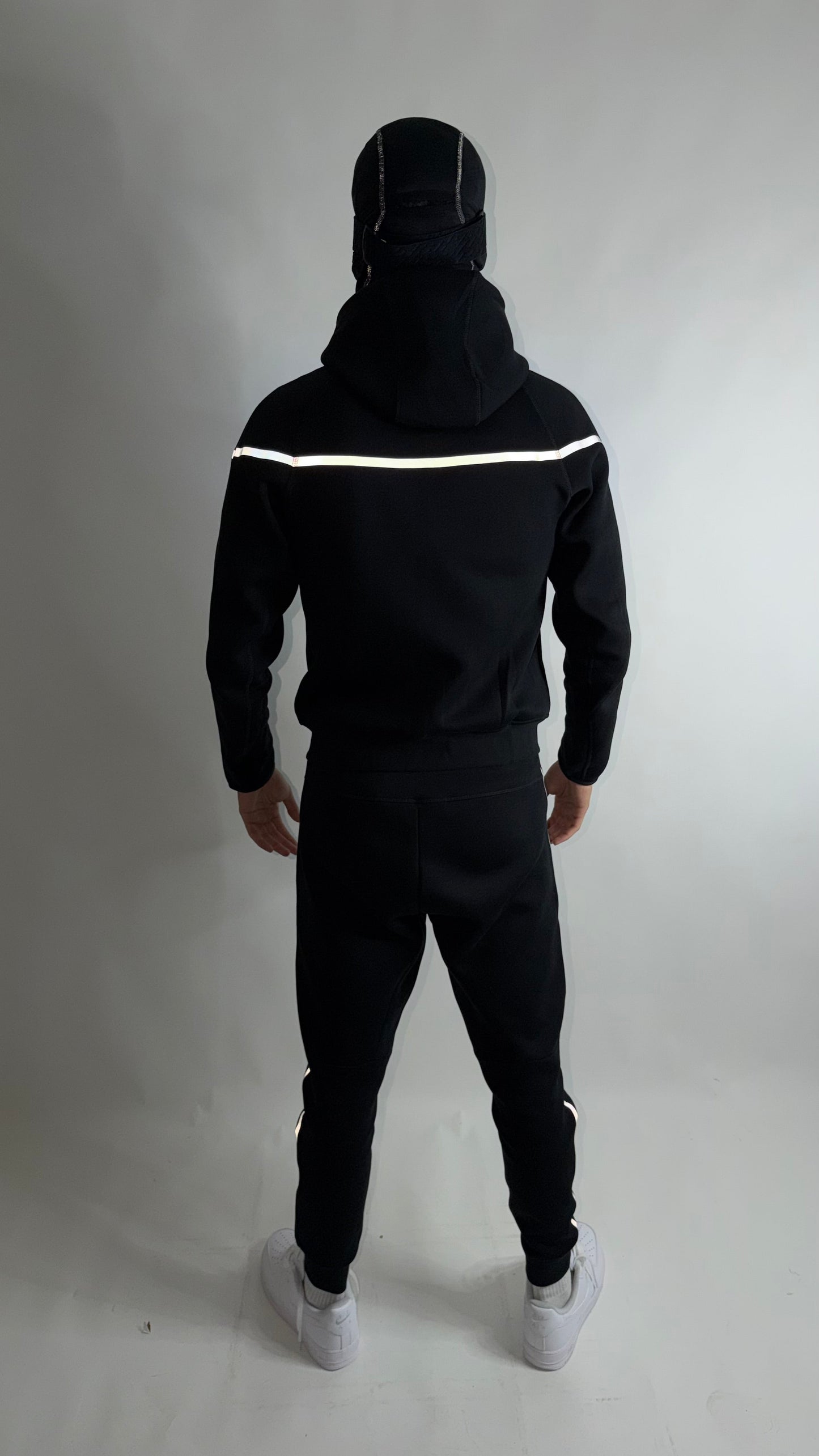 NIKE TECH