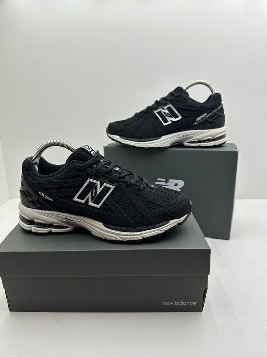 New Balance Black & White