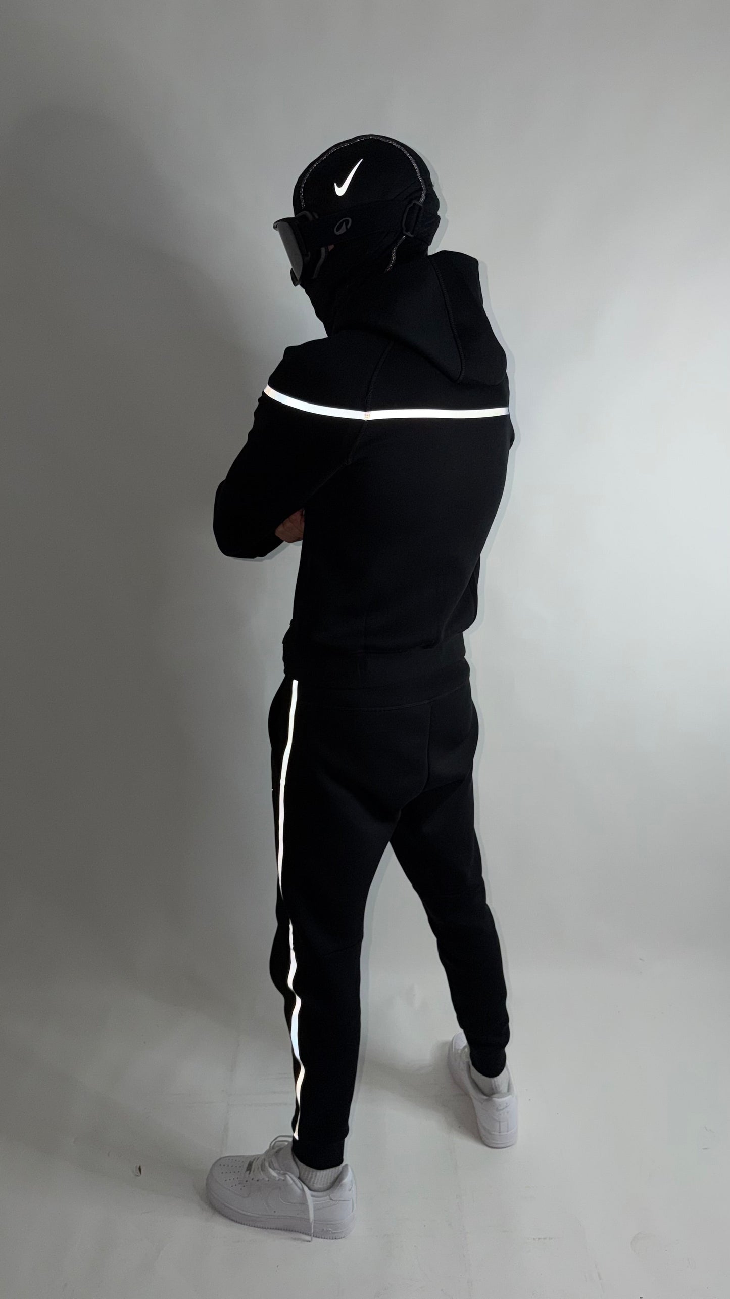 NIKE TECH