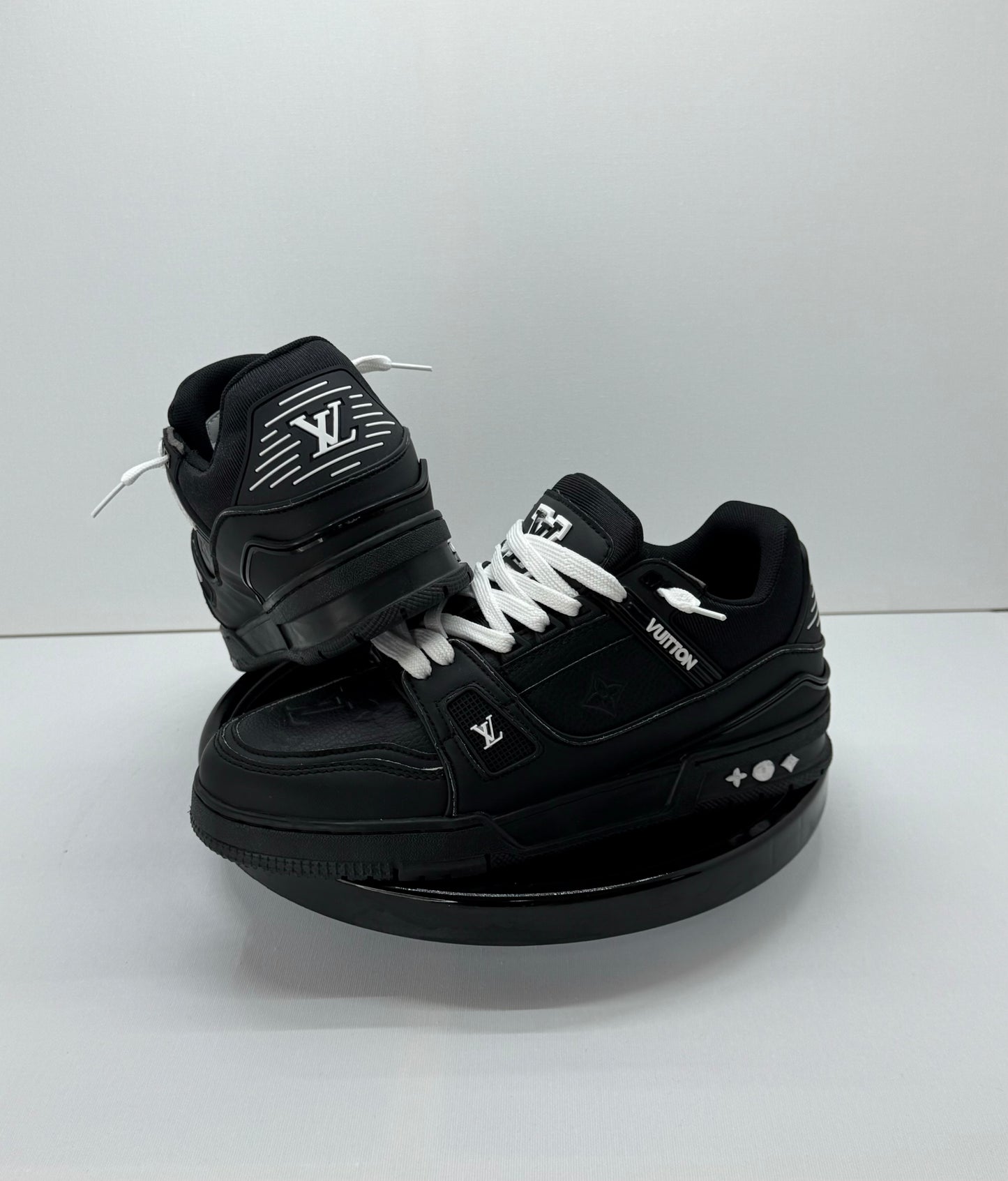 Louis Vuitton Trainer Black