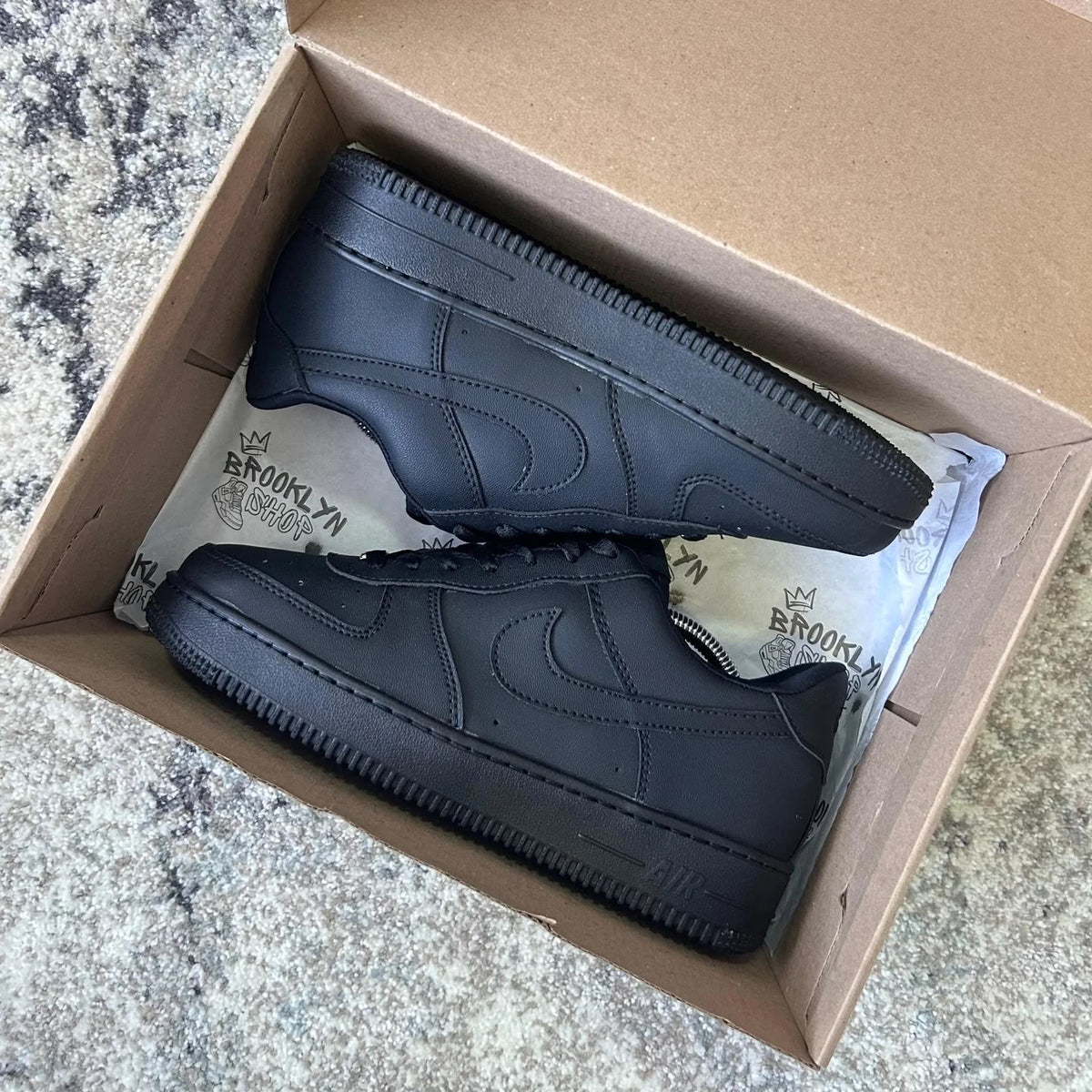 NIKE AIR FORCE 1