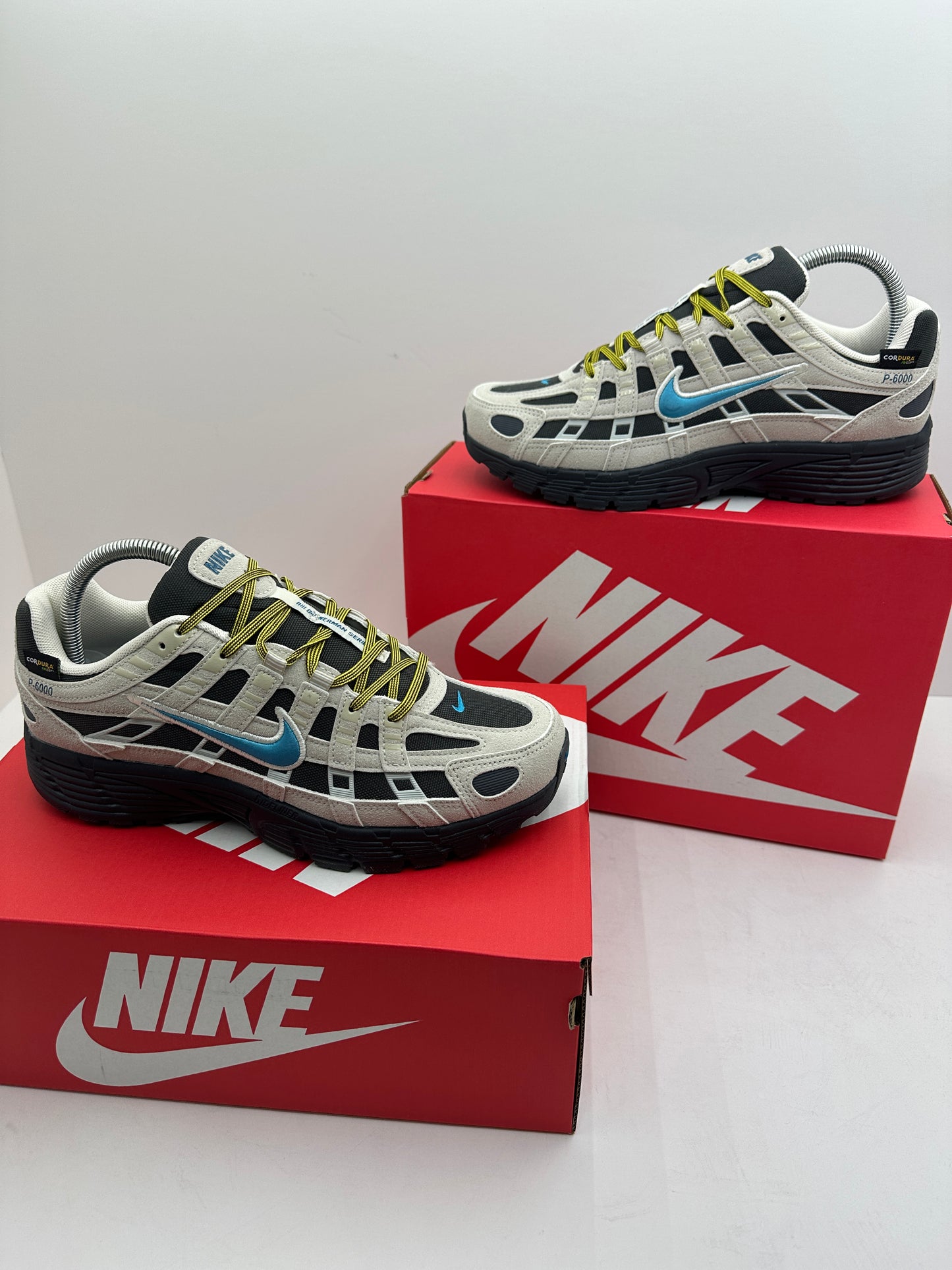 Zapatilla Nike P6000 Black & Beige