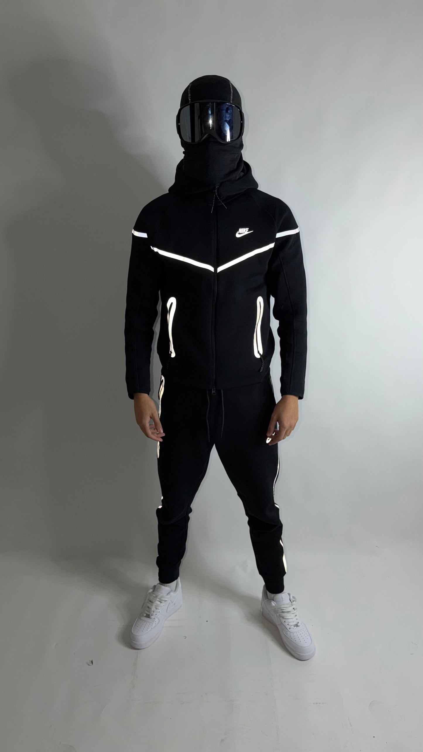 NIKE TECH