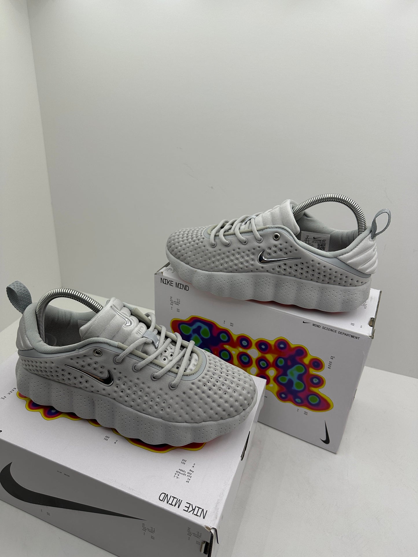 NIKE MIND GREY
