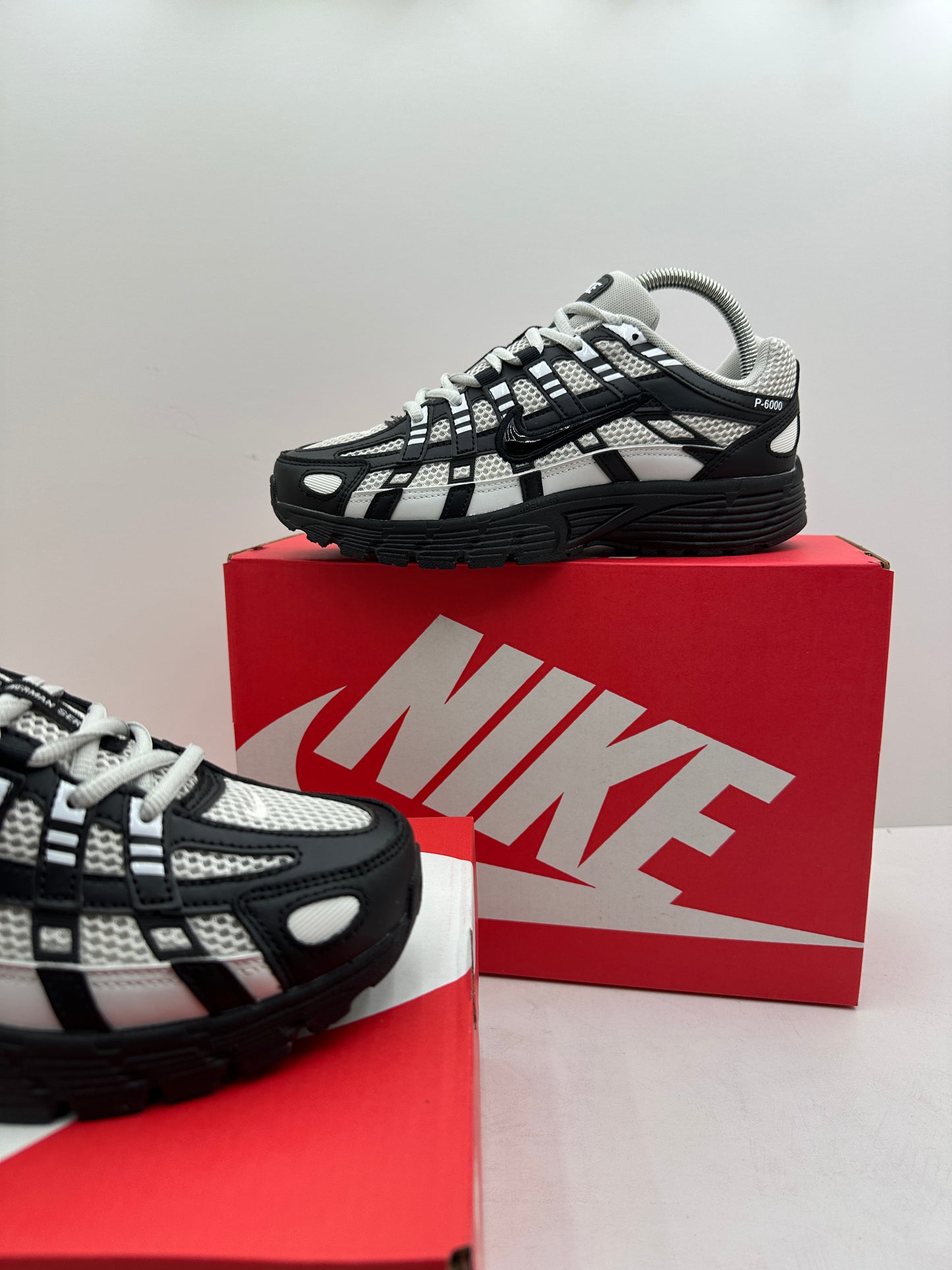 Zapatilla Nike P6000 Grey & Black