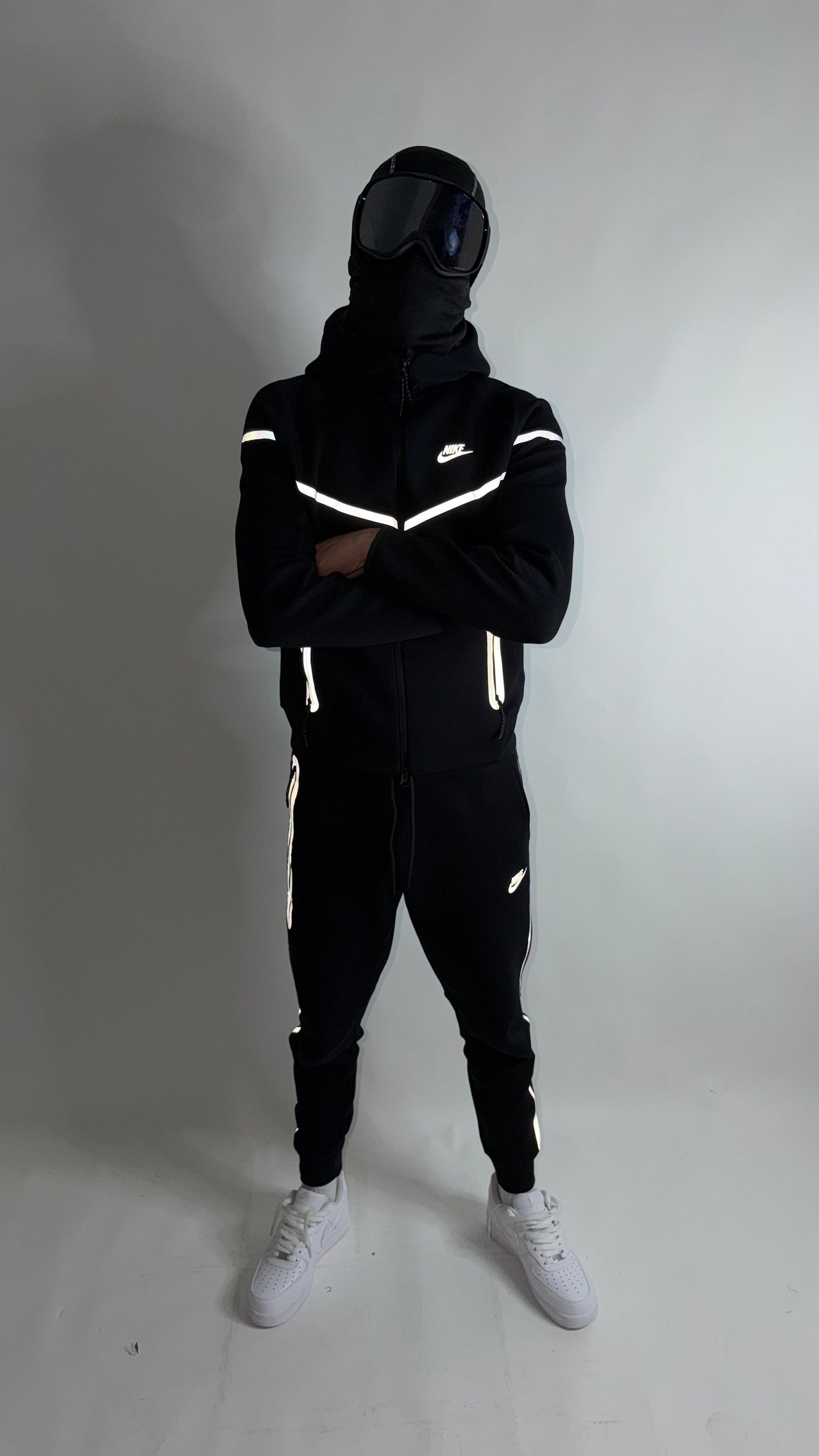NIKE TECH