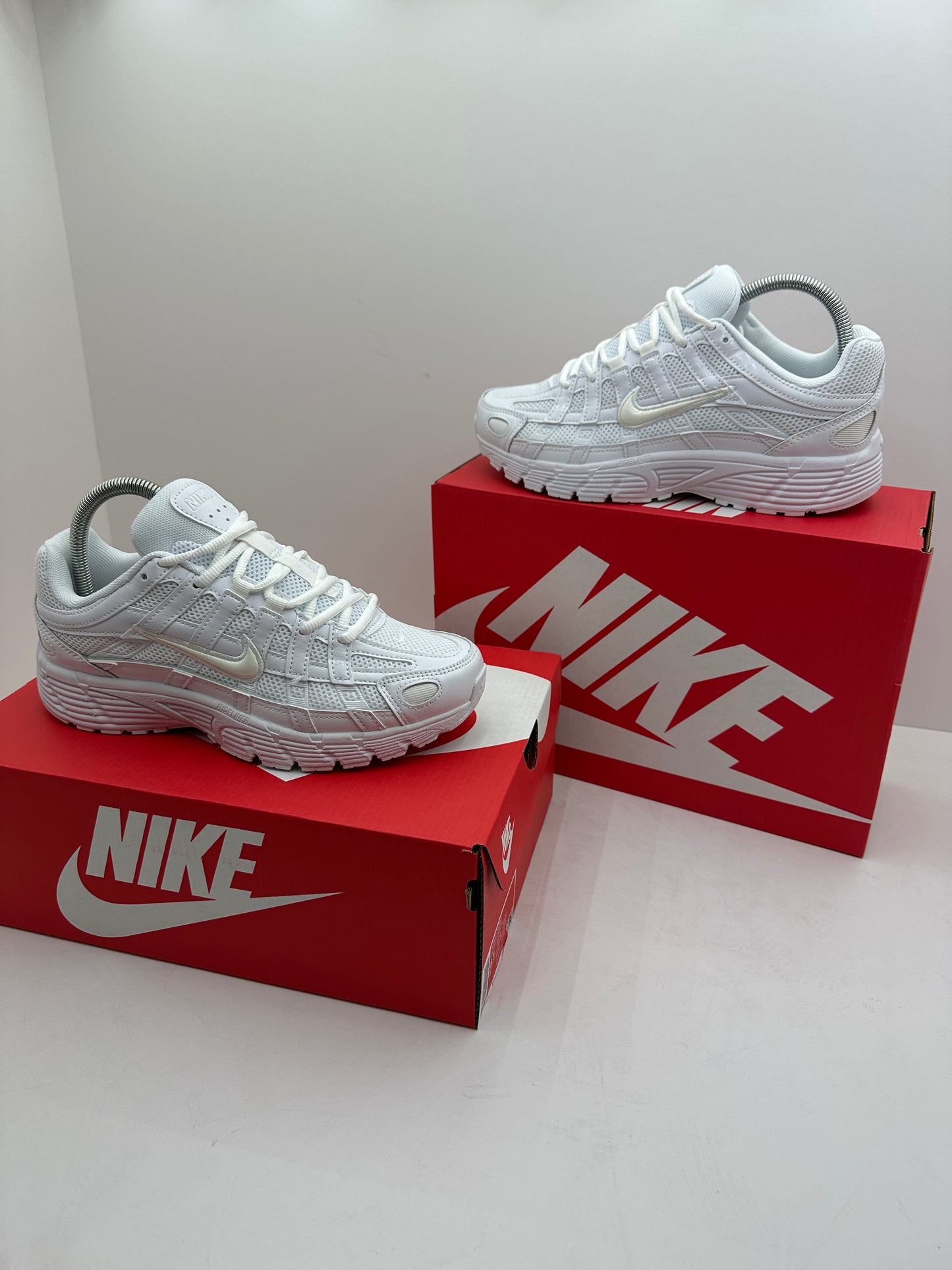 Zapatilla Nike P6000 All White