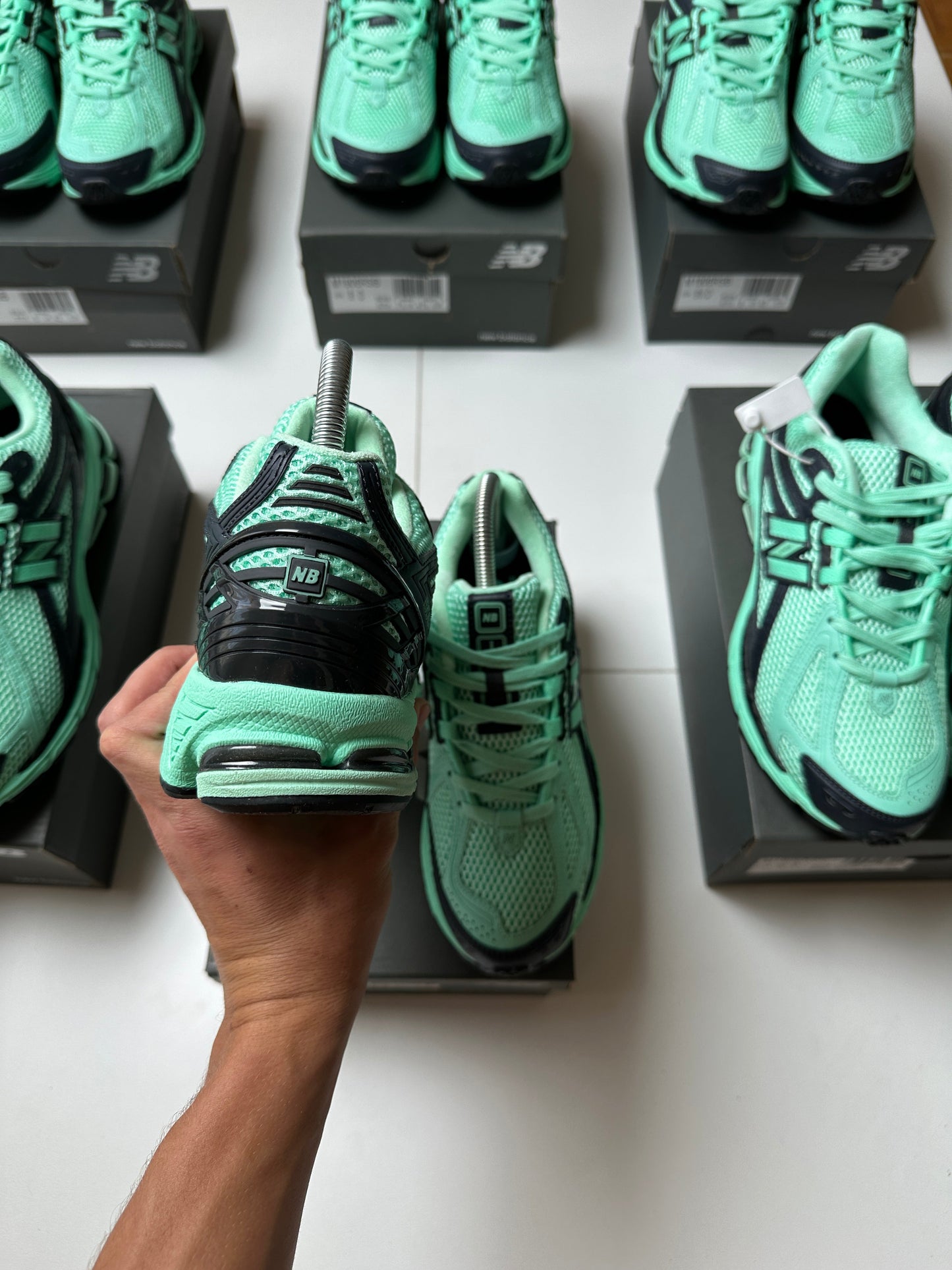 NEW BALANCE 1906R