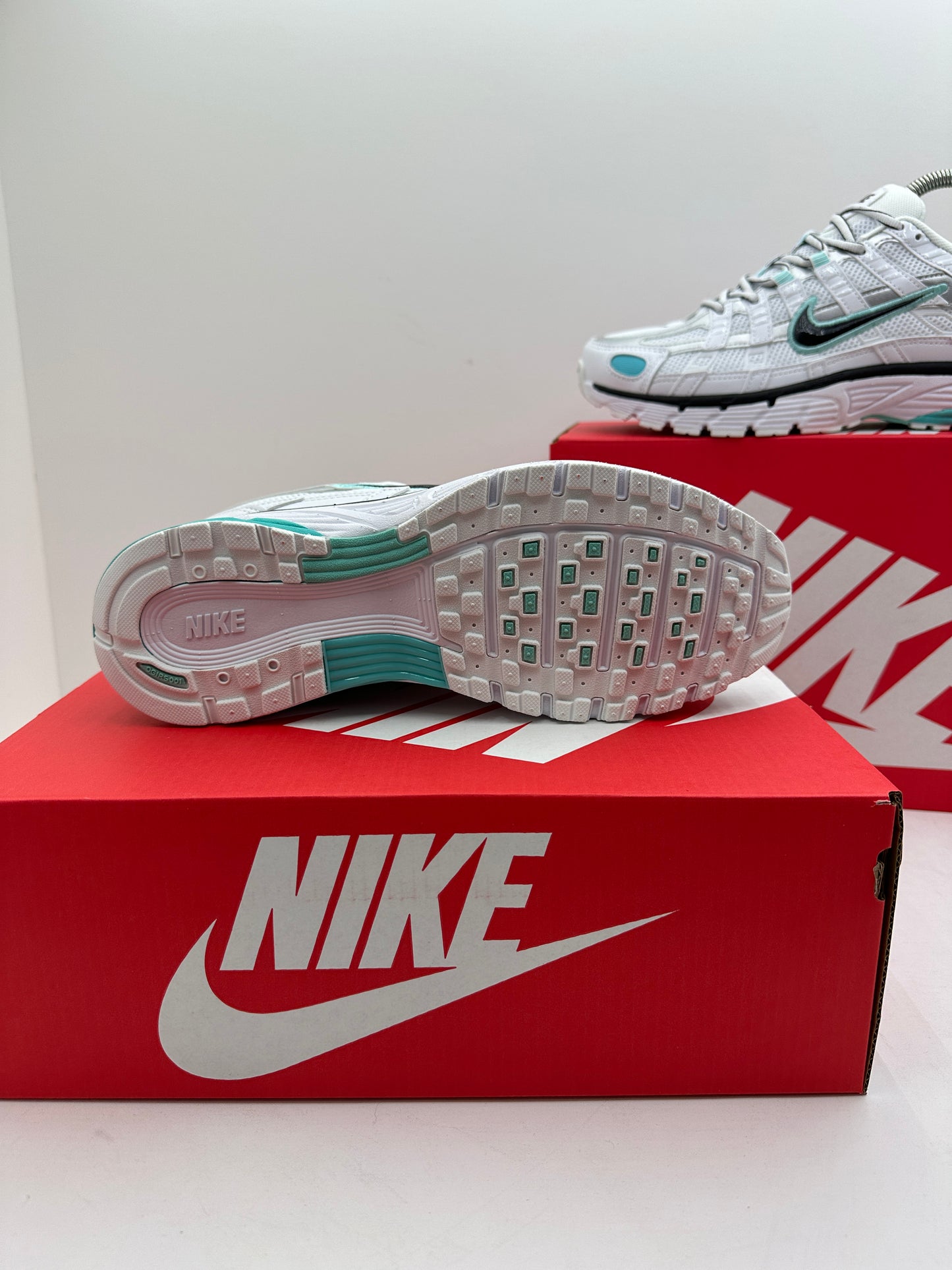 Zapatilla Nike P6000 White & Blue