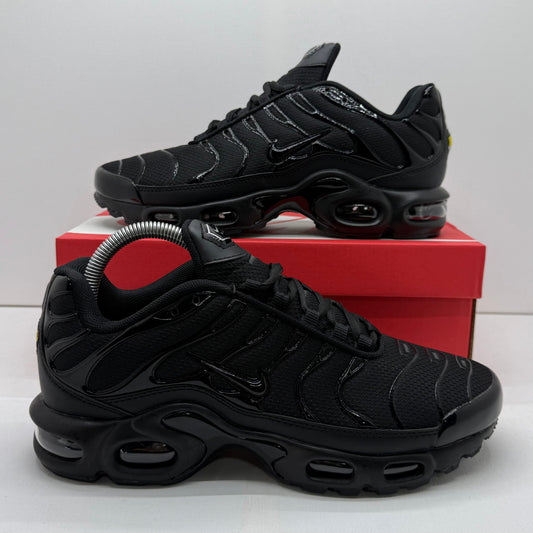 NIKE TN ALL BLACK