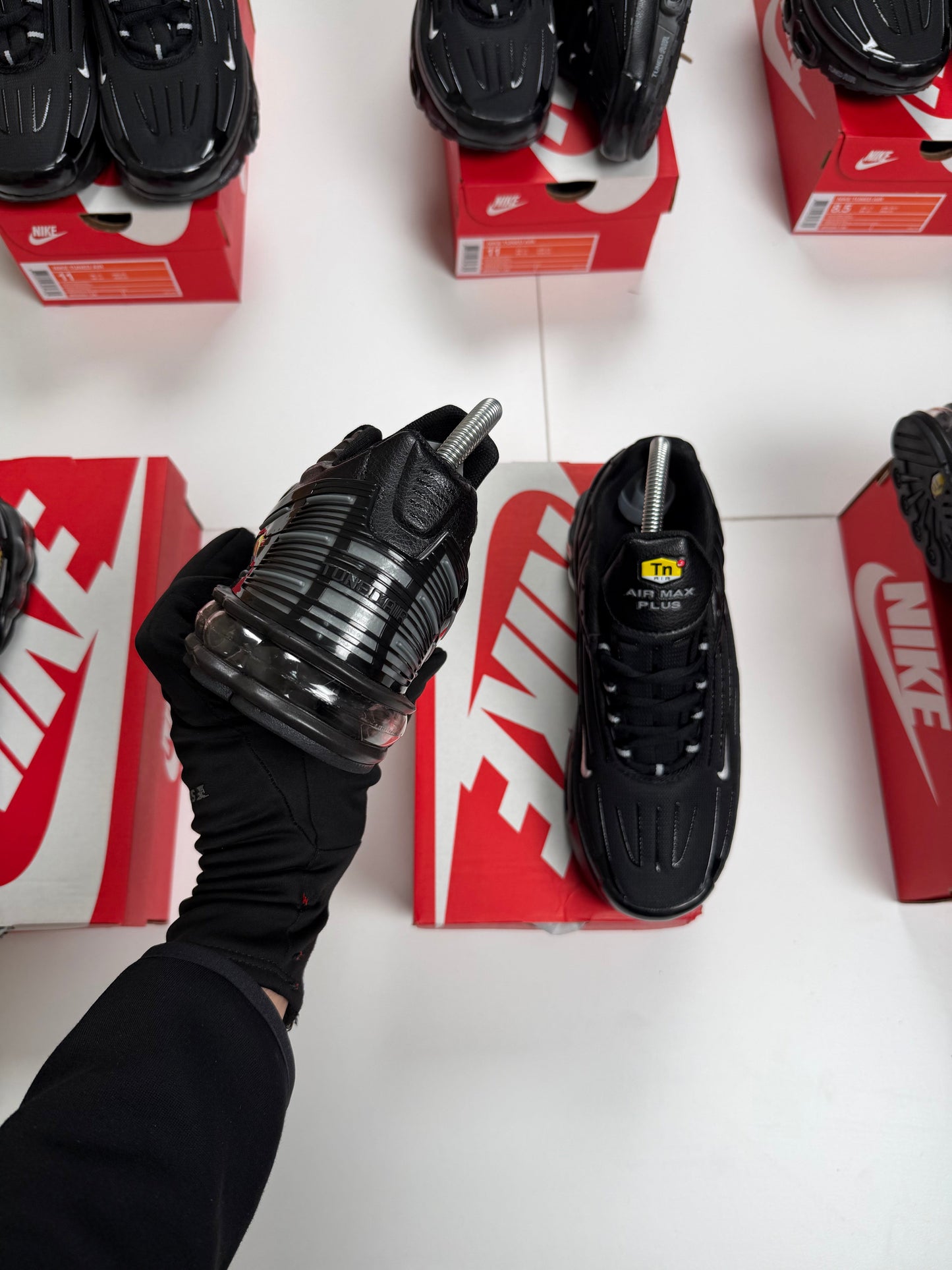 NIKE TUNED ALL BLACK