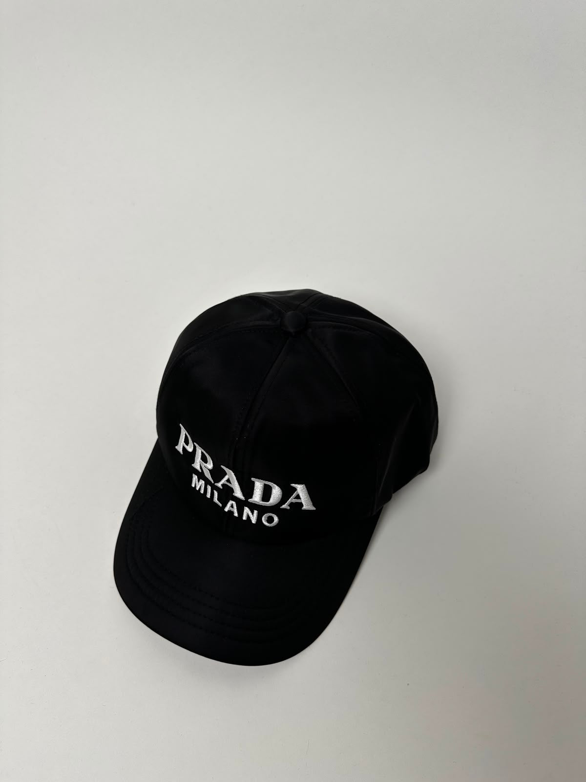 🔥 GORRA PRADA MILANO BLACK ✅ CALIDAD PREMIUM ‼️ UNIDADES LIMITADAS