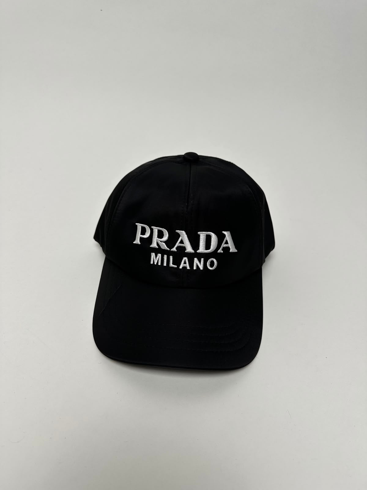 🔥 GORRA PRADA MILANO BLACK ✅ CALIDAD PREMIUM ‼️ UNIDADES LIMITADAS